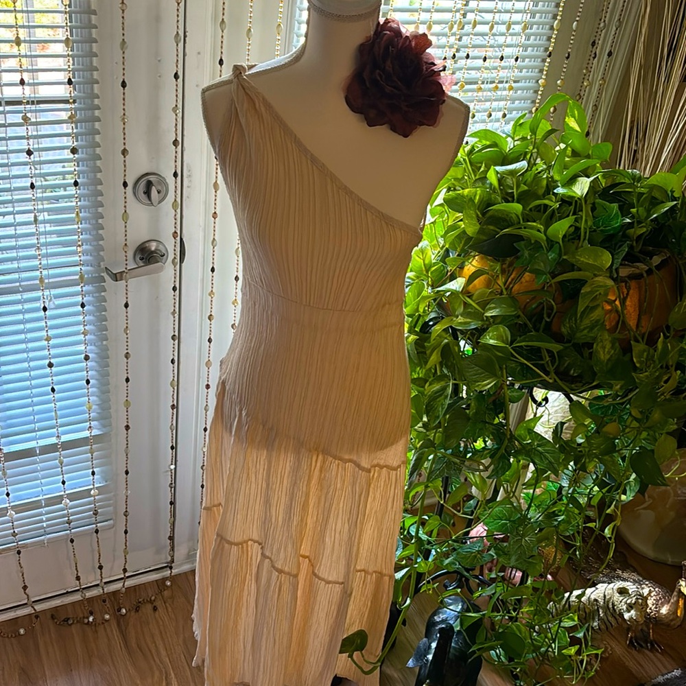 Shoulder less dress